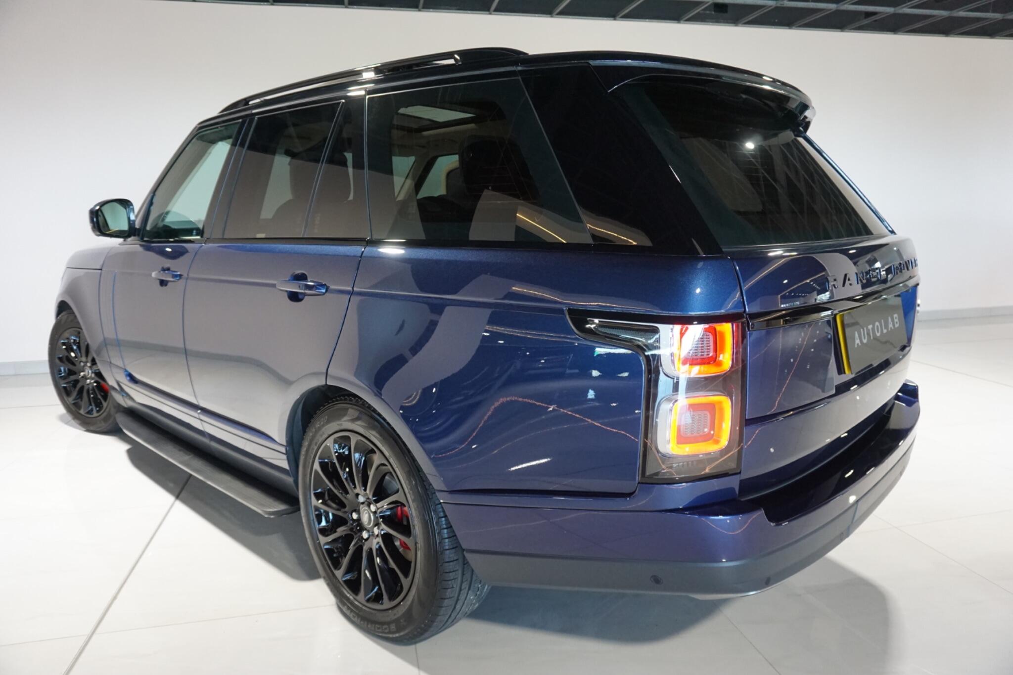 Land Rover Range Rover 2.0 P400e 12.4kWh GPF Vogue SUV 5dr Petrol Plug-in Hybrid Auto 4WD Euro 6 (s/s) (404 ps)